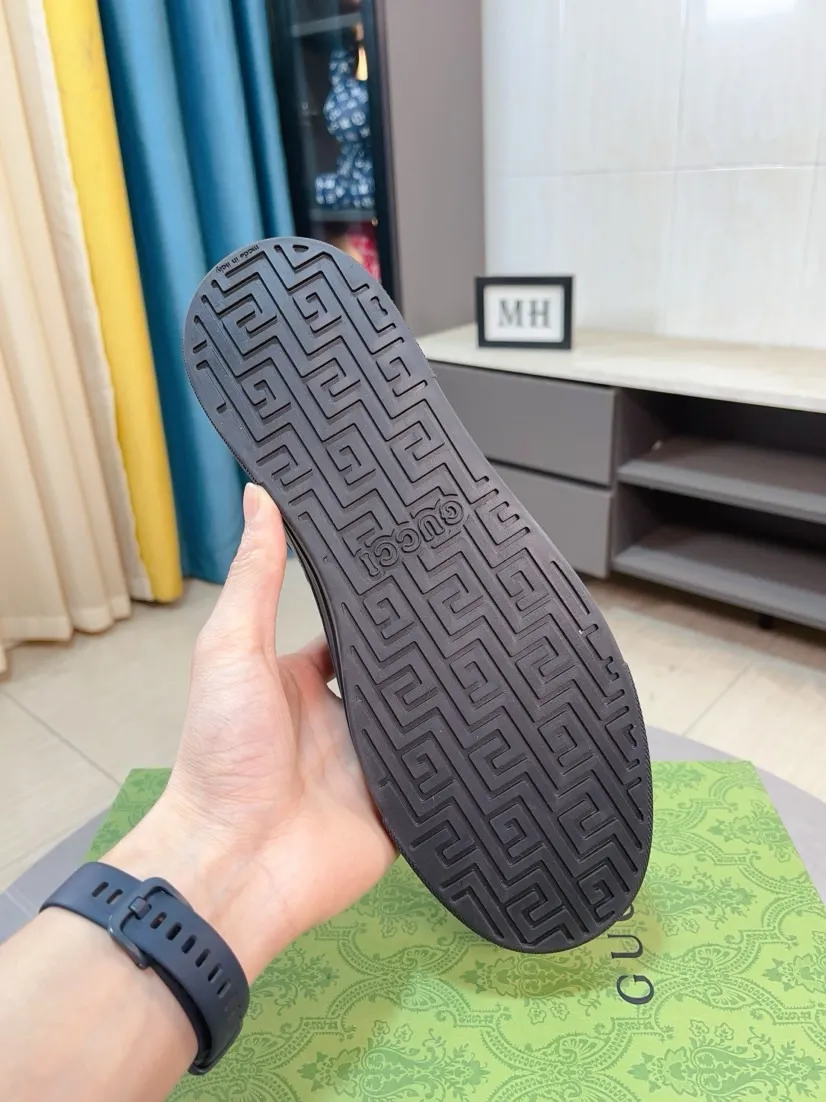 Factory price 440🌹🌹GUCCI [Gucci] New high-end brand of men's shoes, the latest fashionable casual men's shoes, trendy and versatile style, relaxed and sporty style, uppers imported from Italy, first-layer cowhide, genuine leather lining and ultra-fine workmanship. Original personalized fashionable rubber wear-resistant outsole, light and comfortable on the foot, size 38-44